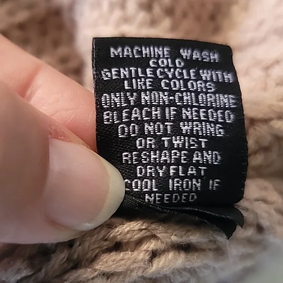 Moon & Madison Women's Sweater Sz Small Blush Tan Soft Cropped Bubble Dot Sleeve - Picture 8 of 8